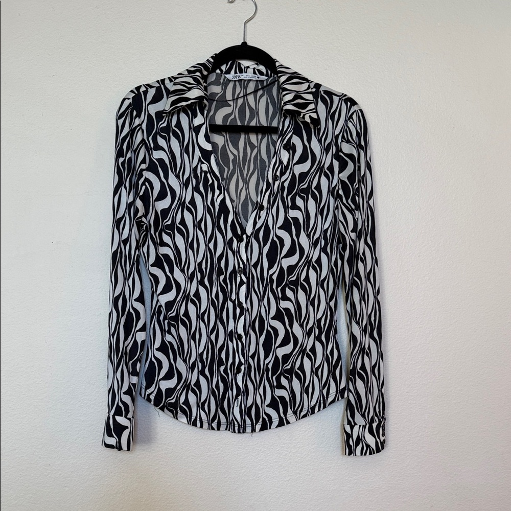 Zara Monochrome Wave Pattern Button Down Shirt - image 1